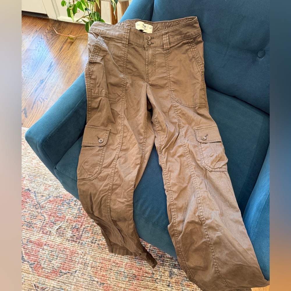 Hollister Women's Brown Cargo Pants